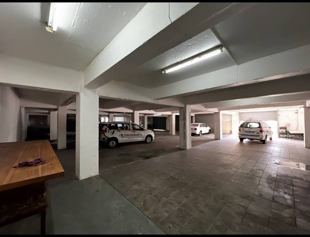 3,845M² WAREHOUSE FOR SALE IN PAROW EAST